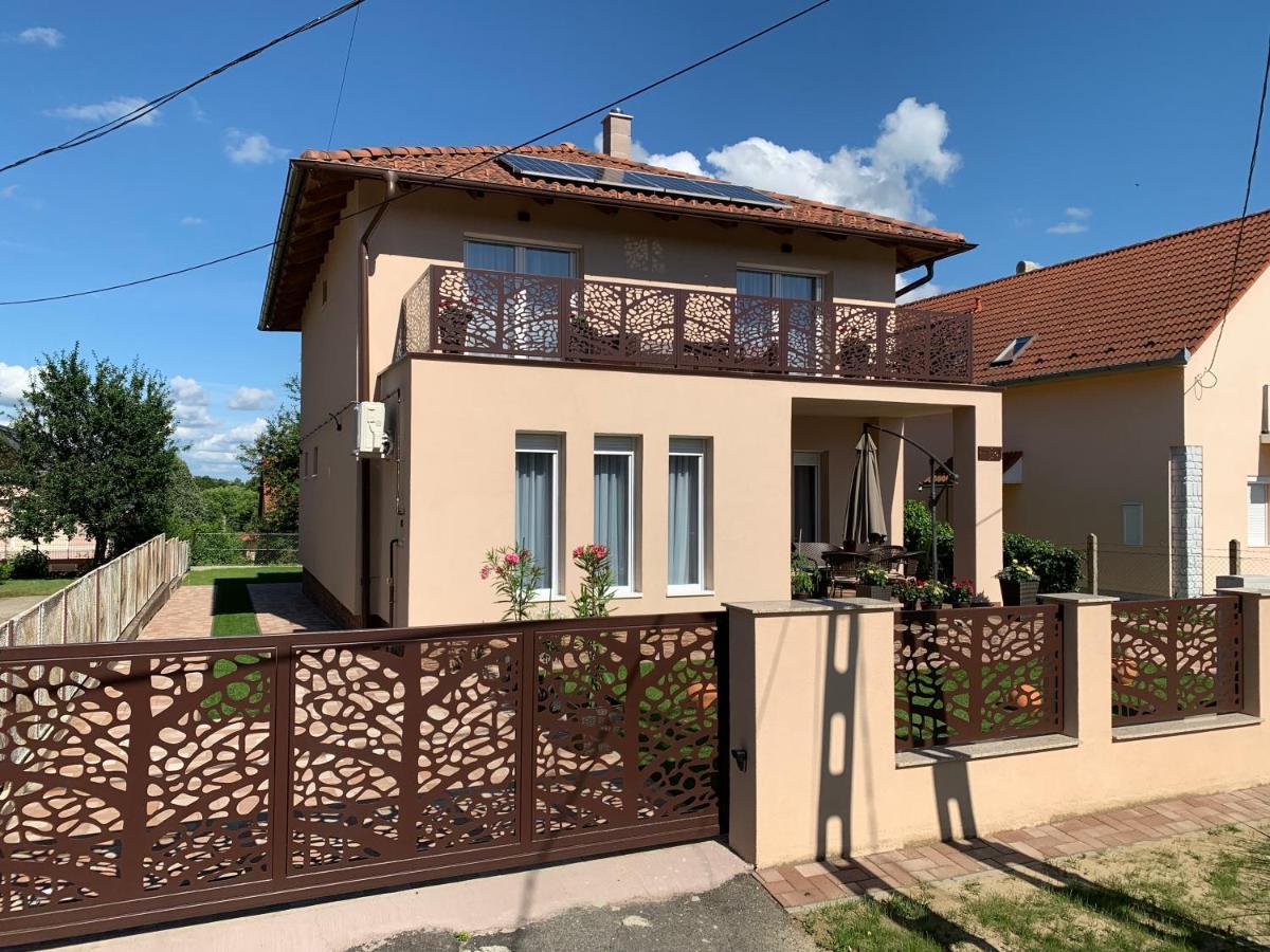 Dodi Apartmanház Zalakaros Exteriér fotografie
